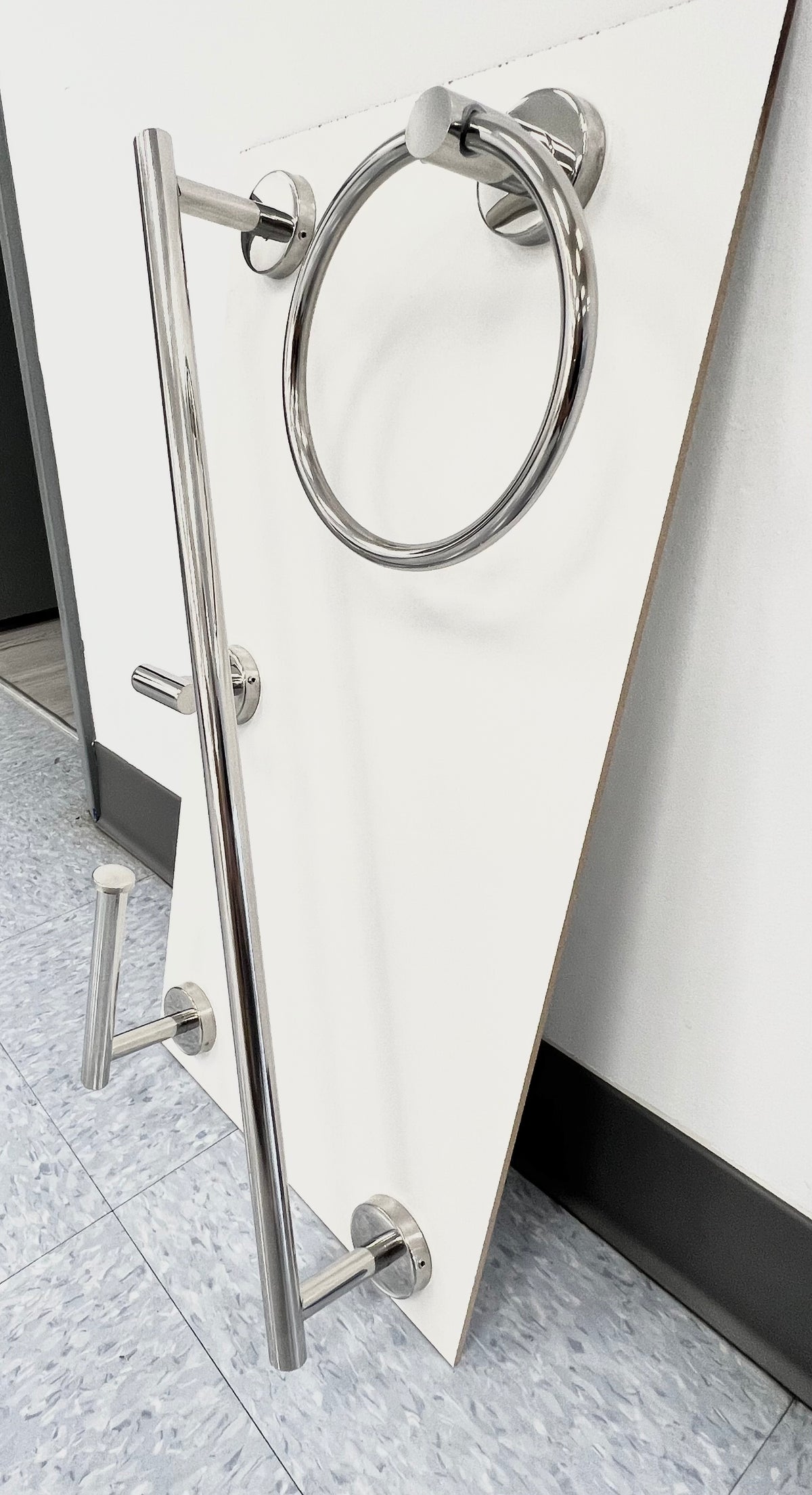 Bathroom Accessory Set - Round, Chrome image 2