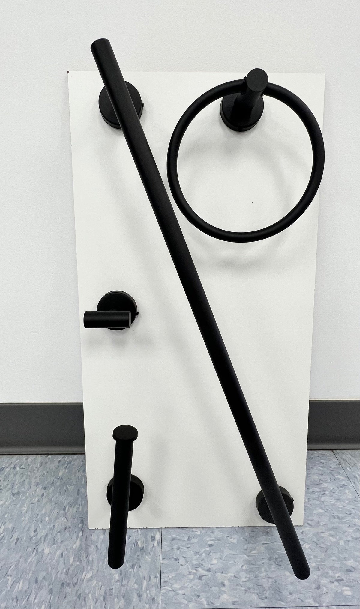 Bathroom Accessory Set - Round, Black image 0
