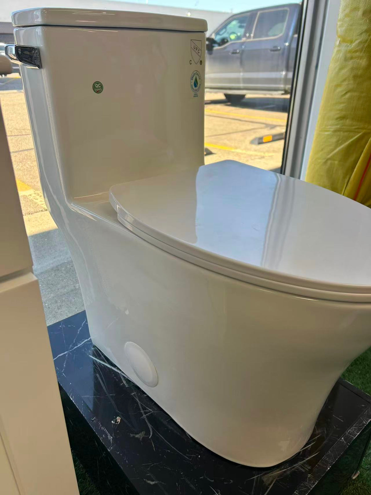 1-Piece Toilet – Side Flush, Tornado Flush, ADA 17" image 2