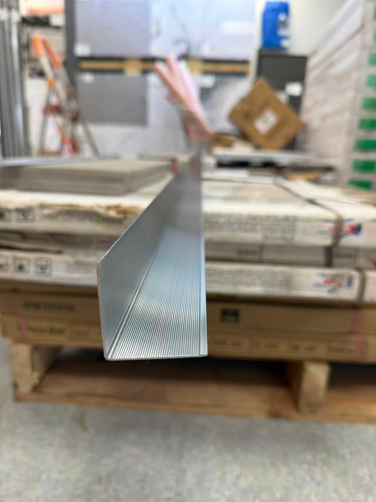 Aluminum Corner Moulding 106"