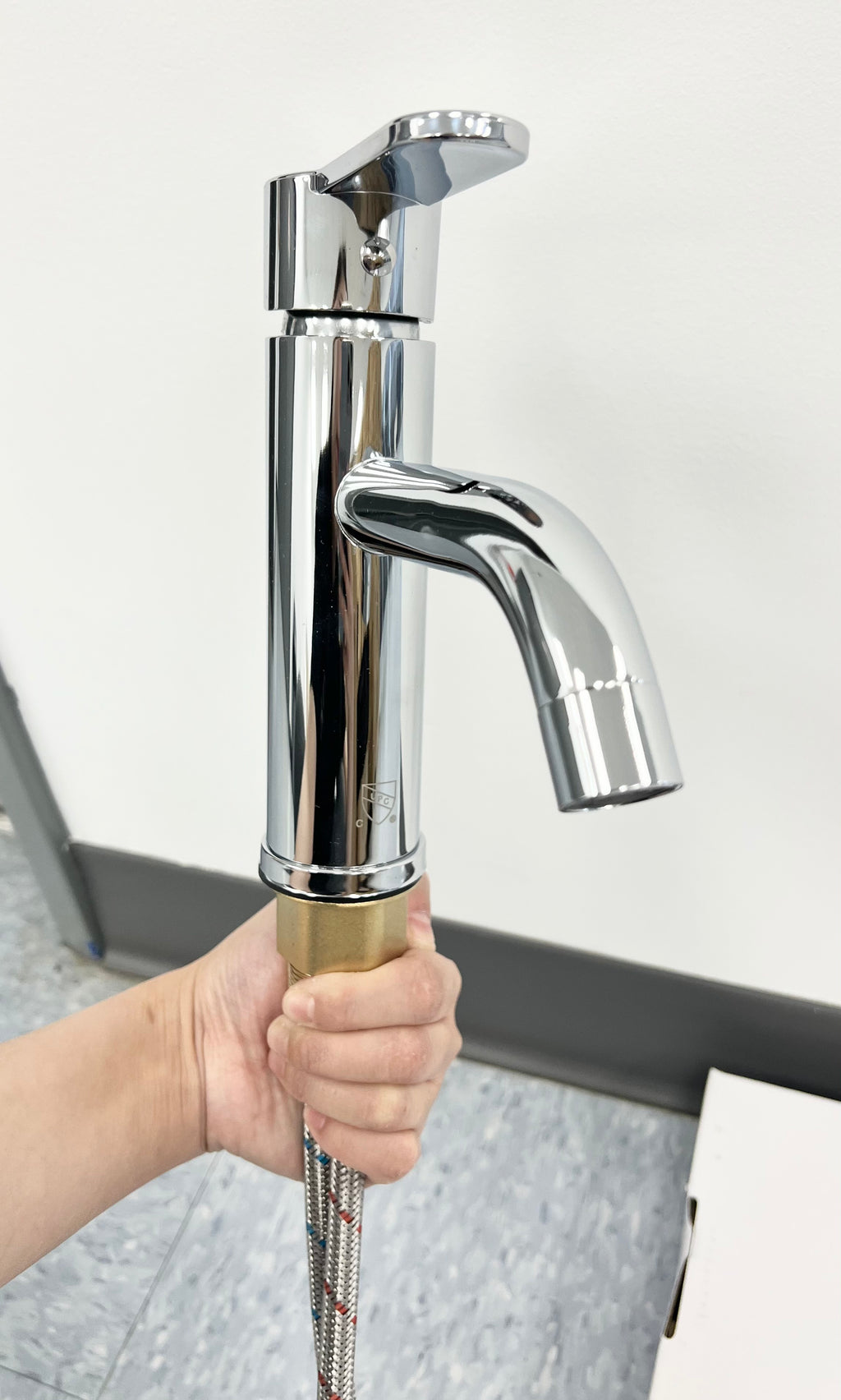 Bathroom Faucet - Round / Chrome image 3