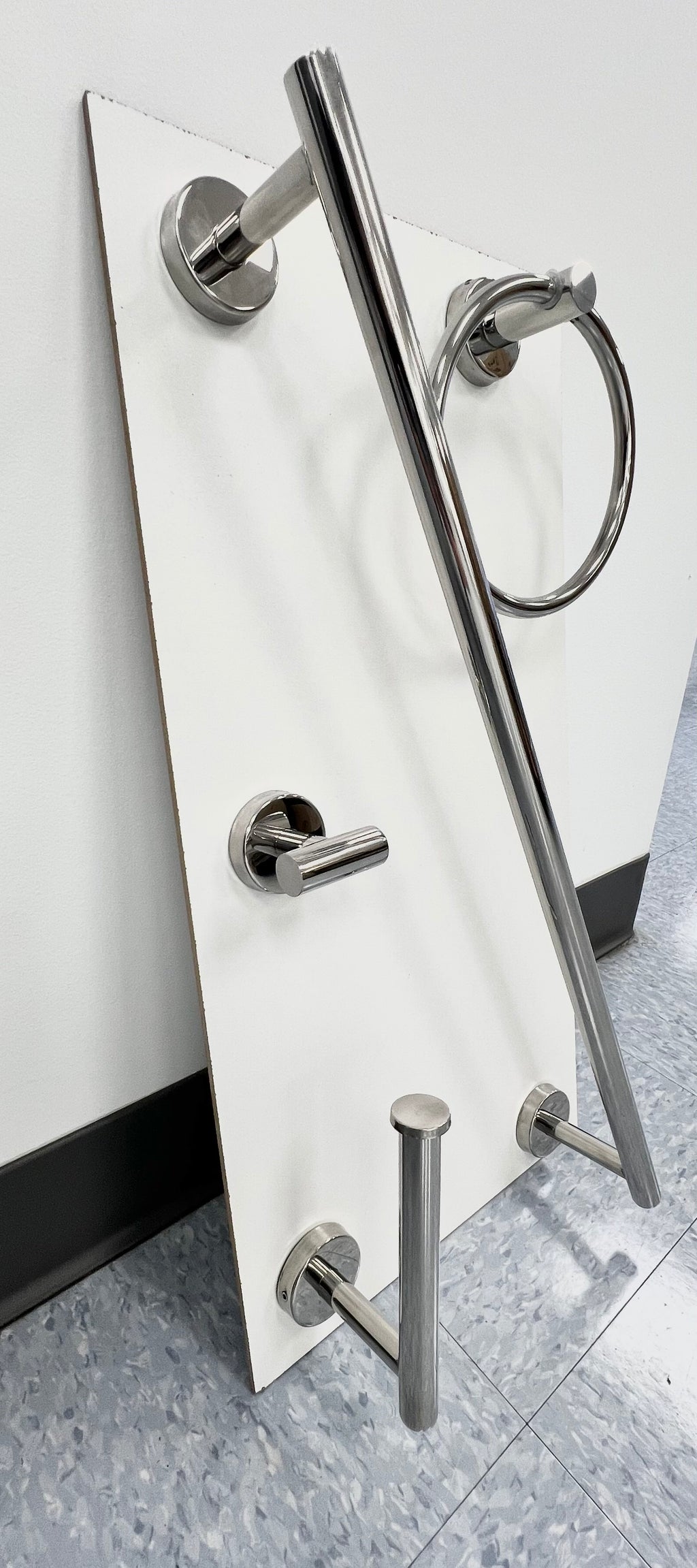 Bathroom Accessory Set - Round, Chrome image 1