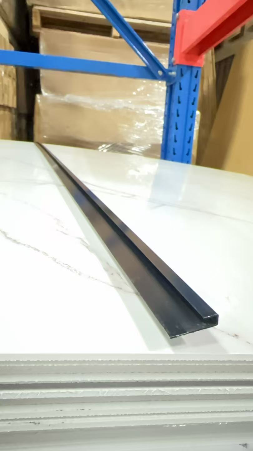 UV Board Trim Edge Piece Black 114" image 0