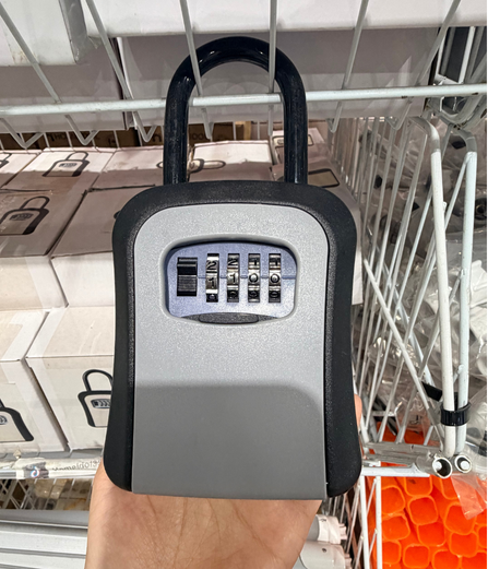 Hanging / Wall-Mount Key Lockbox – Secure 4-Digit Combination