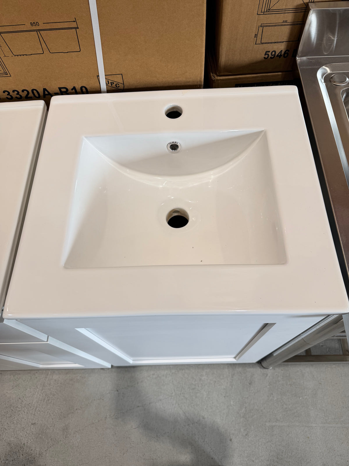 Vanity Combo 20" – White, Solid Wood Door, Ceramic Countertop